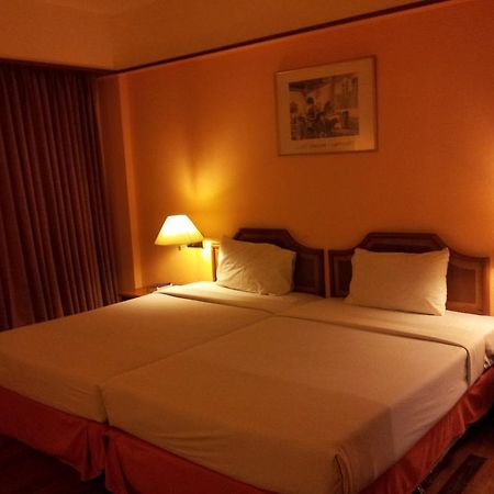 Pavilion Rim Kwai Resort Kanchanaburi Bagian luar foto