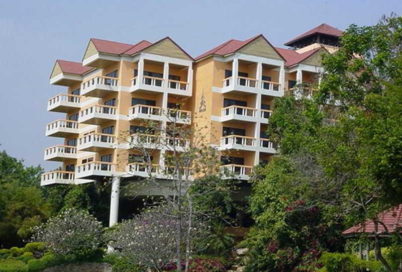Pavilion Rim Kwai Resort Kanchanaburi Bagian luar foto
