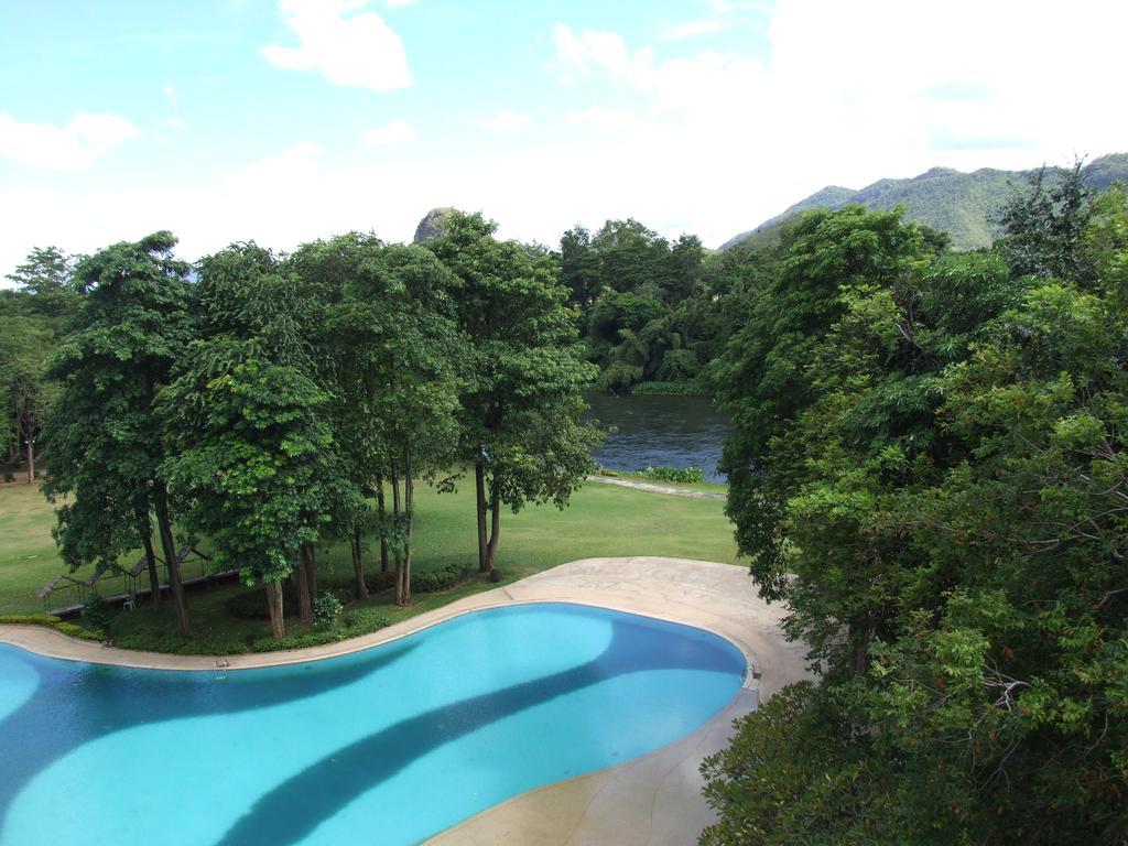 Pavilion Rim Kwai Resort Kanchanaburi Bagian luar foto