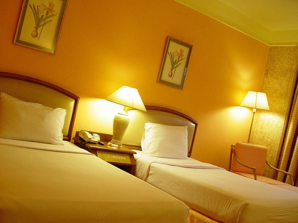 Pavilion Rim Kwai Resort Kanchanaburi Bagian luar foto